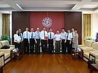 由中大校長沈祖堯教授（右七）率領的代表團，與上海交通大學張傑校長（右六）會晤。